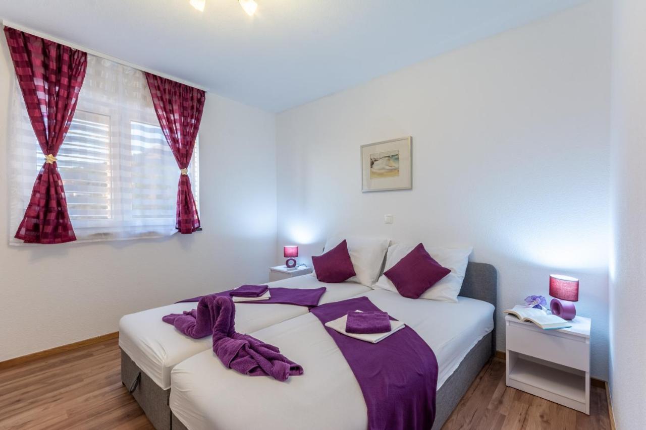 Family Friendly Apartments With A Swimming Pool Stanici, Omis - 18676 Exterior foto