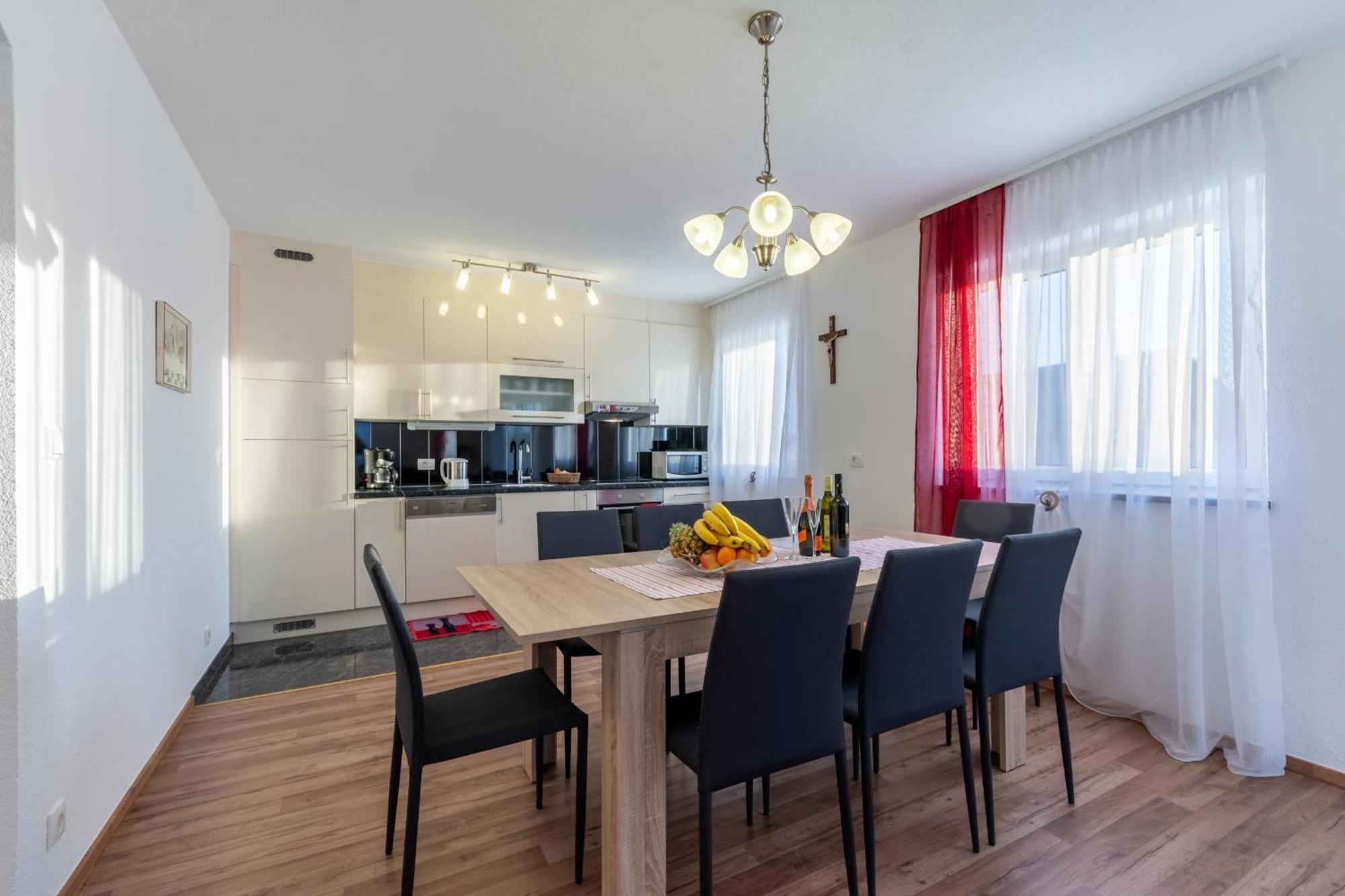 Family Friendly Apartments With A Swimming Pool Stanici, Omis - 18676 Zimmer foto